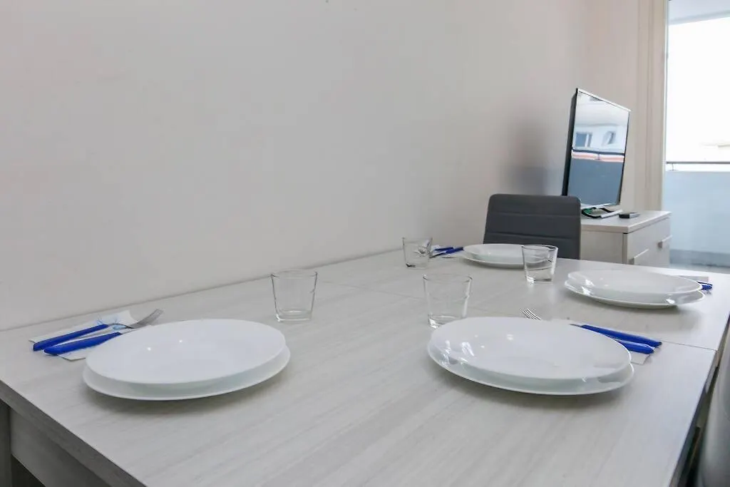 12Th Floor Diamond Tower - 72 Apartman Milánó