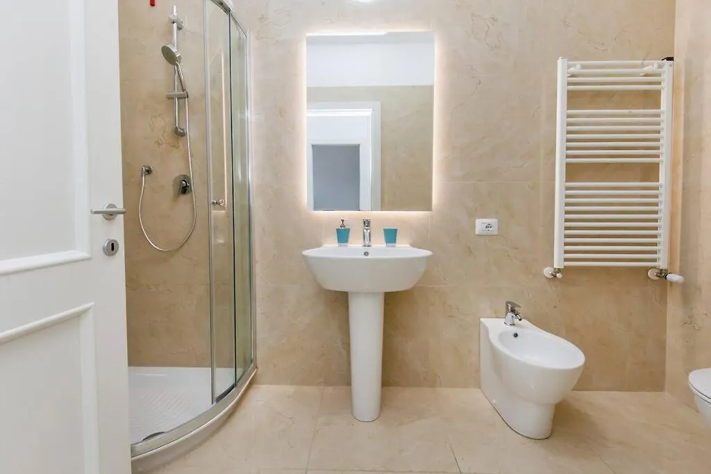 12Th Floor Diamond Tower - 72 Apartman Milánó 0*,  Olaszország