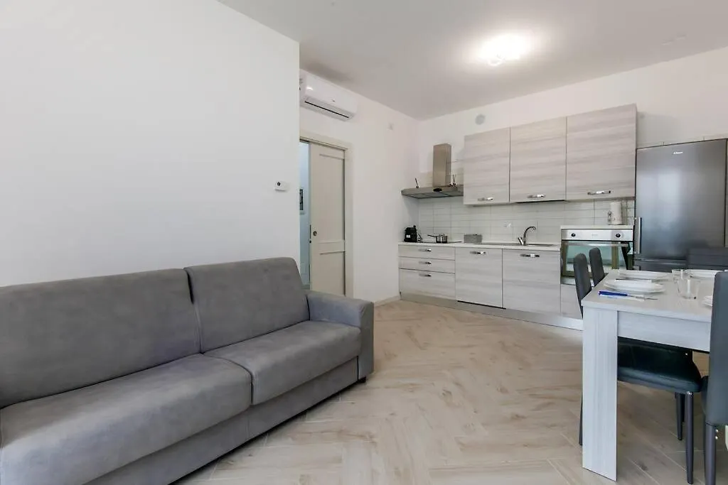 12Th Floor Diamond Tower - 72 Apartman Milánó